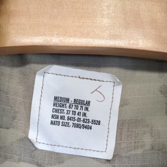 U.S. Army Combat Uniform OCP Camouflage Coat Size M Pockets Hook & Loop - Picture 10 of 12